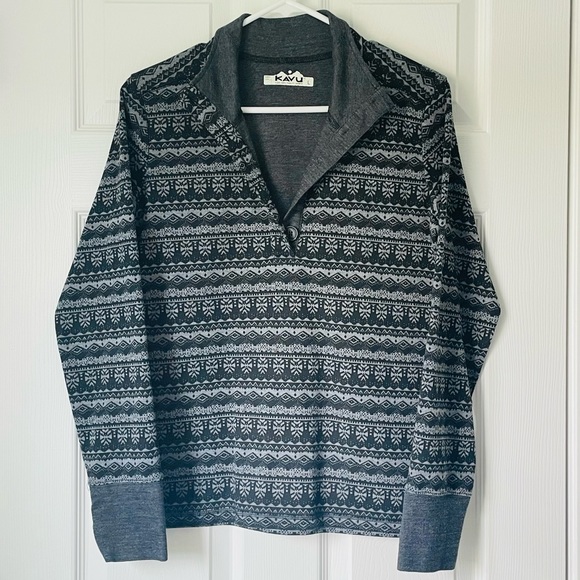 Kavu 1/4 Button Up Layering Over Shirt in Black and Gray - Picture 1 of 9